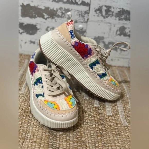 Crochet platform fashion sneakers. - Picture 12 of 14